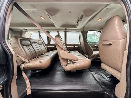 2005 Chevrolet Express 2500 Base