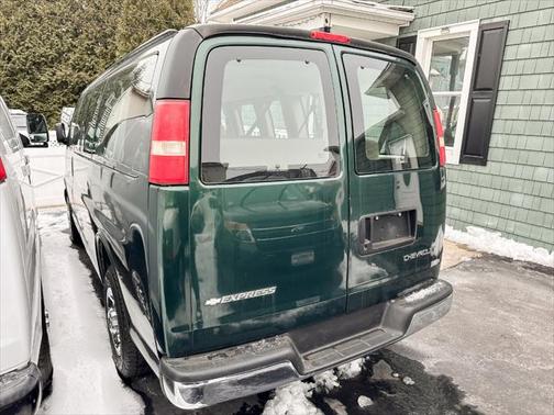 2005 Chevrolet Express 2500 Base