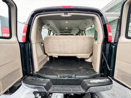 2005 Chevrolet Express 2500 Base