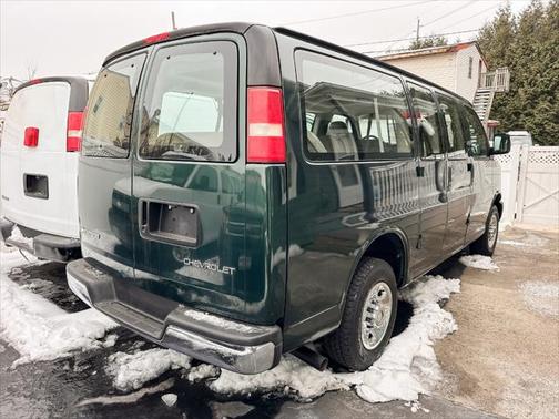2005 Chevrolet Express 2500 Base