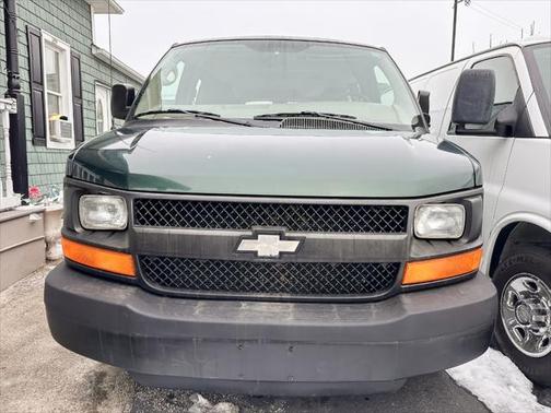 2005 Chevrolet Express 2500 Base