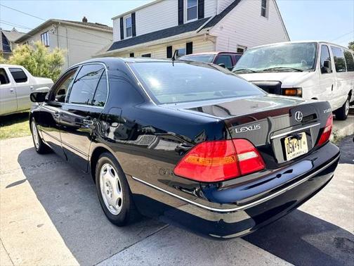 2001 Lexus LS 430 Base
