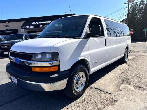 2008 Chevrolet Express 3500 LS Extended Wagon