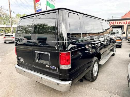 2012 Ford E350 Super Duty XLT
