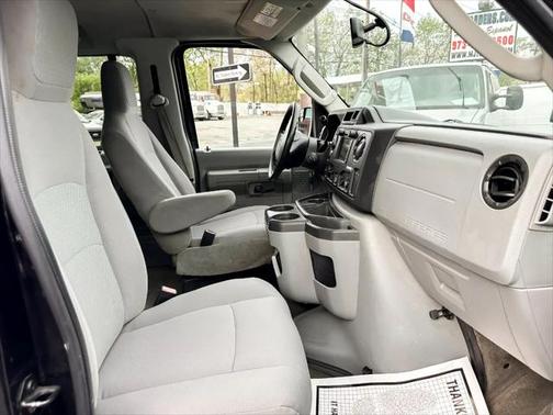 2012 Ford E350 Super Duty XLT