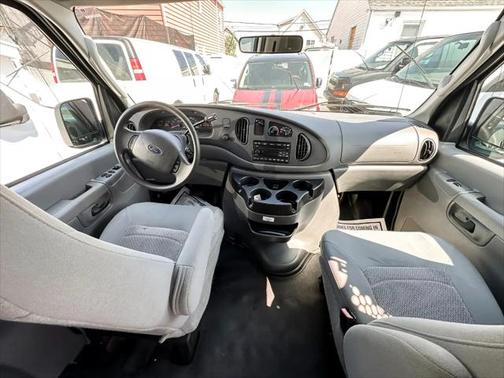 2006 Ford E150 Base