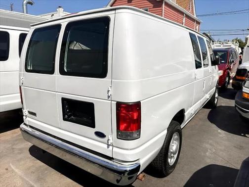 2006 Ford E150 Base