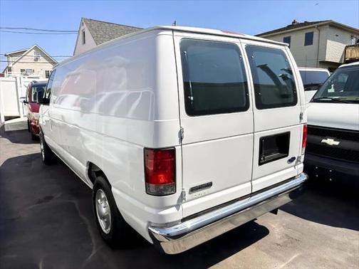 2006 Ford E150 Base