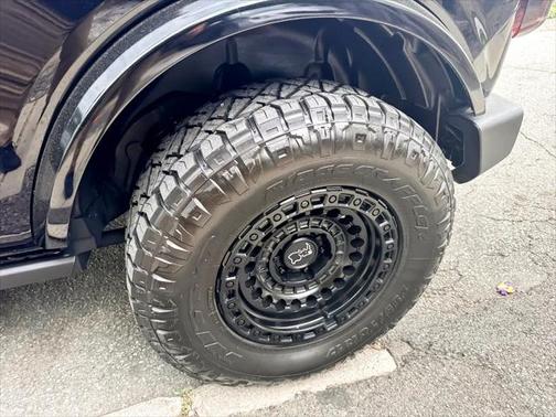 2023 Ford Bronco Base 2-Door