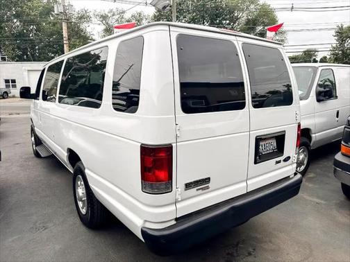 2012 Ford E350 Super Duty XLT