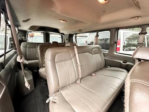 2011 Chevrolet Express 3500 LS