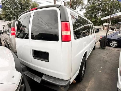 2011 Chevrolet Express 3500 LS