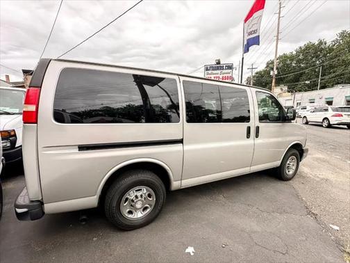 2009 Chevrolet Express 2500 Base