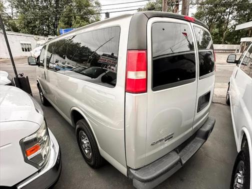 2009 Chevrolet Express 2500 Base