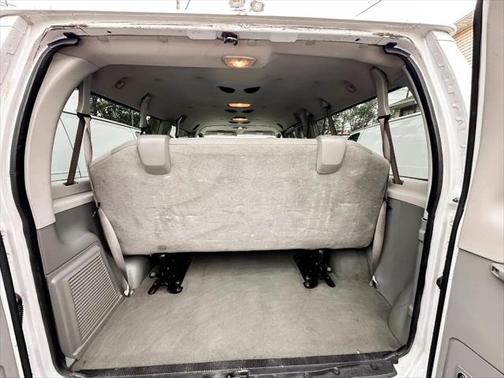 2009 Ford E350 Super Duty XL Wagon