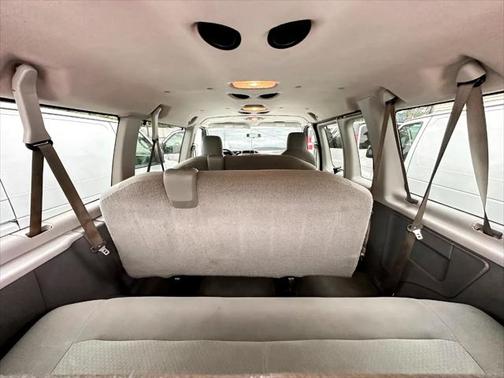 2009 Ford E350 Super Duty XL Wagon