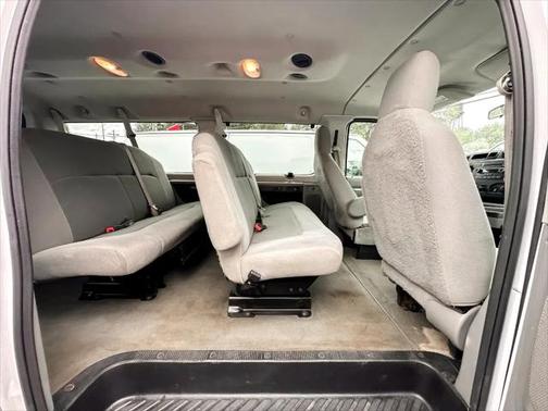 2009 Ford E350 Super Duty XL Wagon