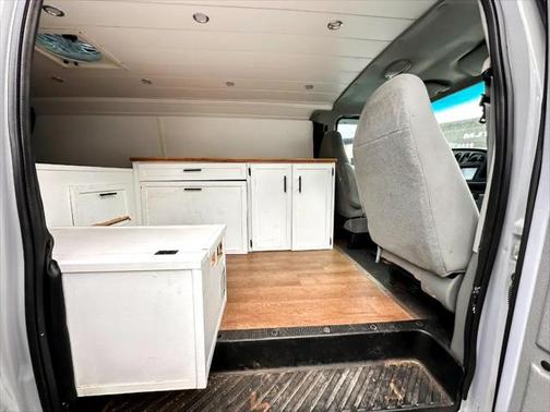 2005 Ford E350 Super Duty Base