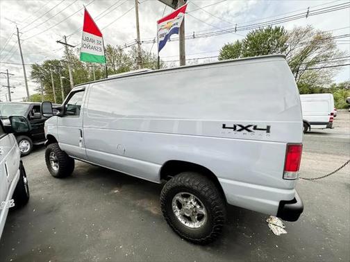 2005 Ford E350 Super Duty Base
