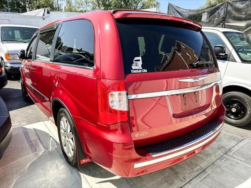 2012 Chrysler Town & Country Touring-L