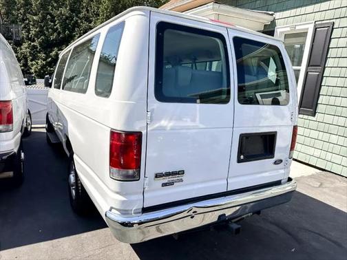 2013 Ford E350 Super Duty XLT