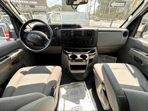 2012 Ford E350 Super Duty XLT