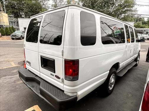 2012 Ford E350 Super Duty XLT
