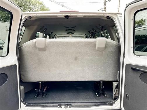 2012 Ford E350 Super Duty XLT
