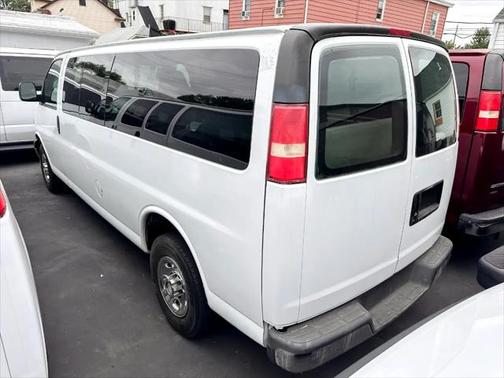 2007 Chevrolet Express 3500 LS Extended Wagon
