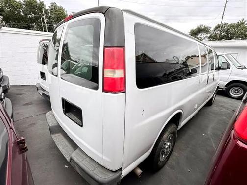 2007 Chevrolet Express 3500 LS Extended Wagon