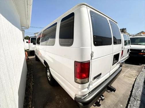 2010 Ford E350 Super Duty XL