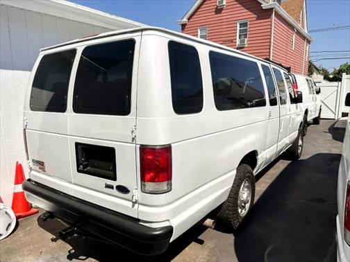 2010 Ford E350 Super Duty XL