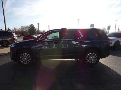 2022 Chevrolet Traverse LT Cloth