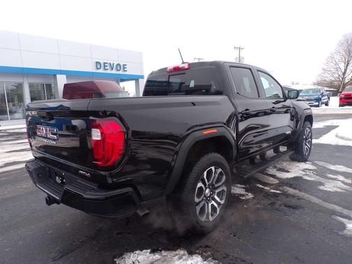 2024 GMC Canyon AT4