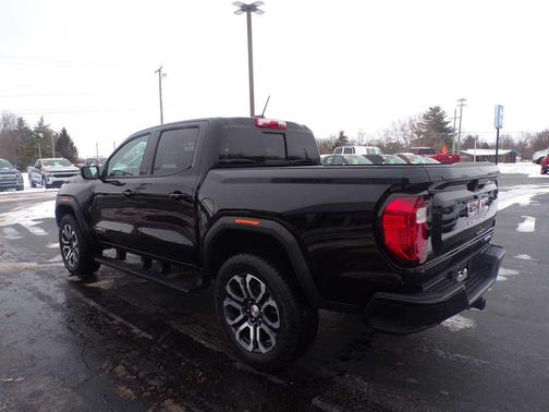 2024 GMC Canyon AT4