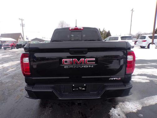 2024 GMC Canyon AT4