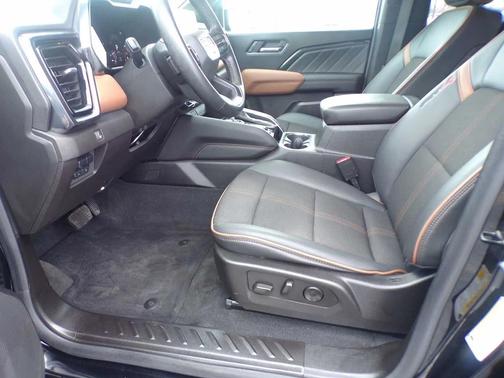 Onyx Black 2024 GMC Canyon AT4