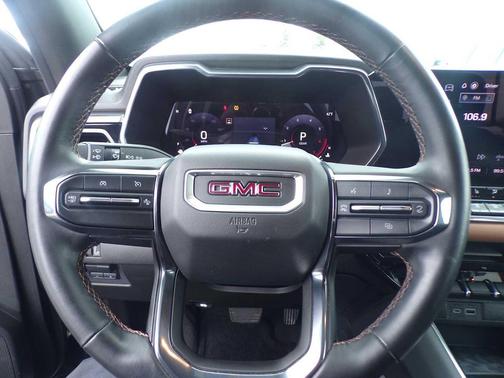 Onyx Black 2024 GMC Canyon AT4