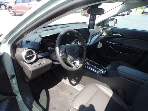 Cacti Green 2026 Chevrolet Trax FWD ACTIV
