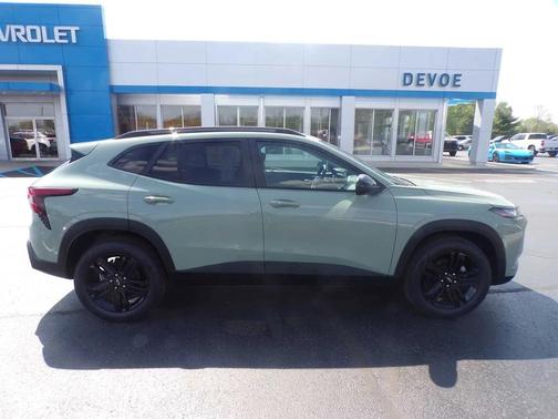 Cacti Green 2026 Chevrolet Trax FWD ACTIV