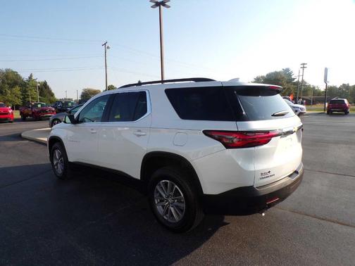 2022 Chevrolet Traverse LT Cloth