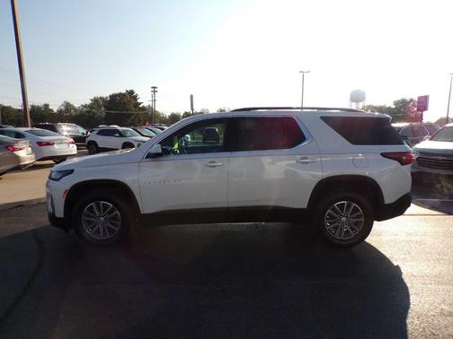 2022 Chevrolet Traverse LT Cloth