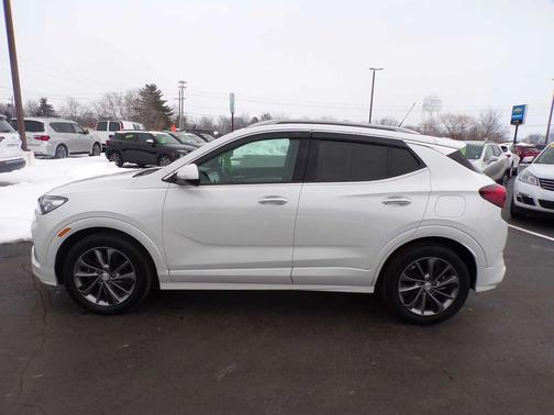 White Frost Tricoat 2020 Buick Encore GX Essence