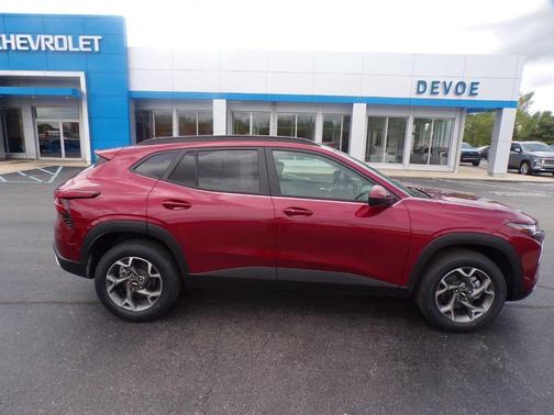 2025 Chevrolet Trax LT