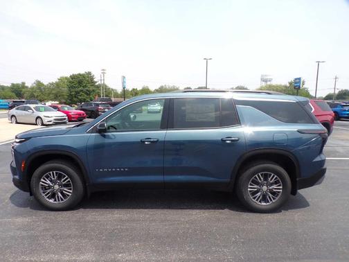 2025 Chevrolet Traverse LT
