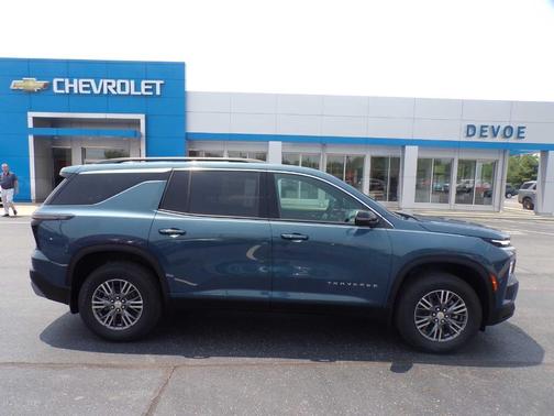 2025 Chevrolet Traverse LT