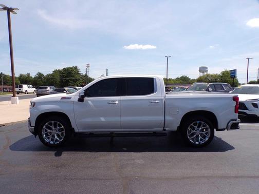 Iridescent Pearl Tricoat 2022 Chevrolet Silverado 1500 Limited LTZ