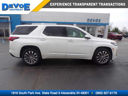 White 2022 Chevrolet Traverse Premier