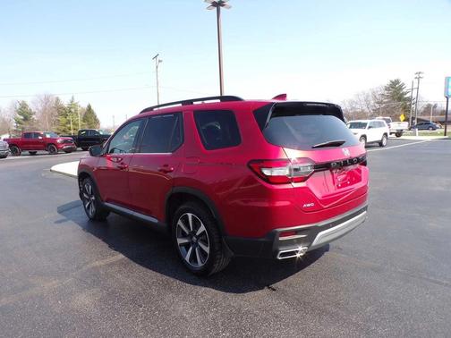 Radiant Red Metallic II 2024 Honda Pilot Touring 8-Passenger