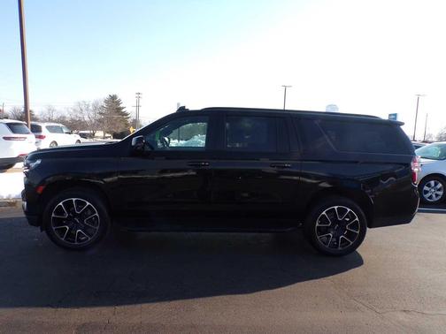 2022 Chevrolet Suburban RST